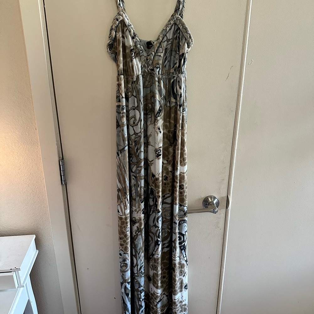 Elegant Maxi Dress in Black and Brown